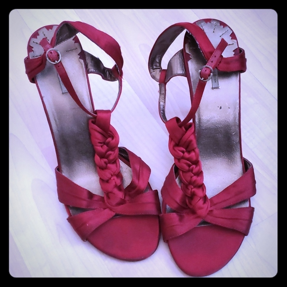 Max Studio SEXY red heels